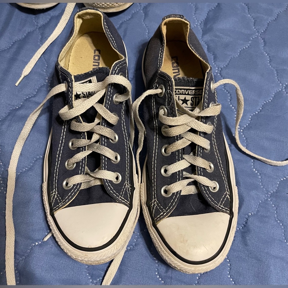 Converse All Star low top Blue sneakers. Unisex sz men’s 5 women’s 7